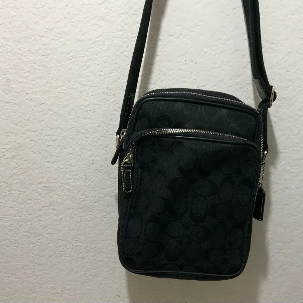 Vintage  COACH Signature 4270 Logo Canvas Camera/Flight Bag sling Black Rare